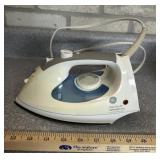 GE STEAM IRON-APPEARS TO HAVE BEEN USED VERY
