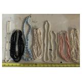 LADIES JEWELRY ITEMS-NECKLACES/ASSORTED