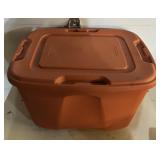 PLASTIC STORAGE TOTE W/LID-16"x22"