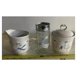 CREAM & SUGAR W/SUGAR & CINNAMON SHAKER-"GEESE"