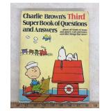 CHARLIE BROWN COLLECTIBLE-BOOK "CHARLIE BROWN