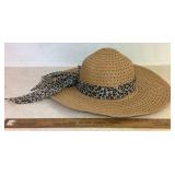 LADIES HAT-"NEW"/STRAW