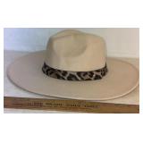 LADIES HAT-"NEW"/TAN
