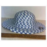 LADIES HAT-"NEW"/BLUE & WHITE