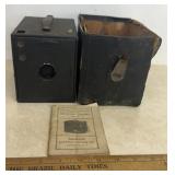 VINTAGE "BROWNIE" CAMERA-CHECK OUT THE PIC