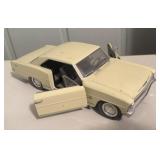 COLLECTIBLE TOY CAR-CHECK OUT THE PIC'S