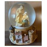 MUSICAL WATER GLOBE-MARY & JOSEPH & BABY JESUS