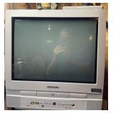 MAGNAVOX TELEVISION W/DVD PLAYER-CHECK OUT THE