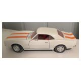 COLLECTIBLE TOY CAR-CHECK OUT THE PIC'S