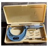 "MITUTOYO" MICROMETER MACHINSIT TOOL W/CASE