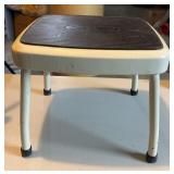 COSCO METAL STEP STOOL-CHECK OUT THE PIC