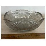 VINATGE GLASS DISH-CHECK OUT THE PIC