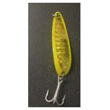 VINTAGE FISHING LURE-CHECK OUT THE PIC