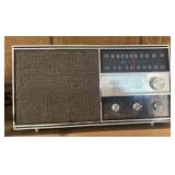 VINTAGE "RCA VICTOR" RADIO-CHECK OUT THE PIC