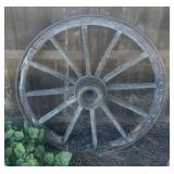 YARD DECOR-VINTAGE WAGON WHEEL DESIGN
