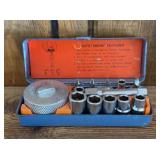"FINGER" RATCHET SET W/METAL BOX-CHECK IT OUT