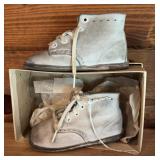 VINTAGE BABY SHOES W/BOX
