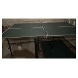 PING~PONG TABBLE W/NET-CHECK OUT THE PIC