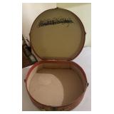 VINTAGE LUGGAGE PIECE-CHECK OUT THE PIC