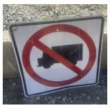 FEDERAL/STATE REGULATORY SIGN-'NO TRUCKS'