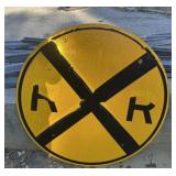 FEDERAL/STATE REGULATORY SIGN-'RAILROAD CROSSING'