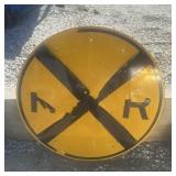 FEDERAL/STATE REGULATORY SIGN-'RAILROAD CROSSING'
