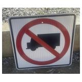 FEDERAL/STATE REGULATORY SIGN-'NO TRUCKS'