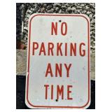 FEDERAL/STATE REGULATORY SIGN-'NO PARKING'