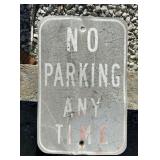 FEDERAL/STATE REGULATORY SIGN-'NO PARKING'