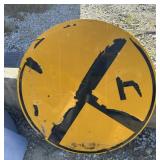 FEDERAL/STATE REGULATORY SIGN-'RAILROAD CROSSING'