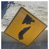 FEDERAL/STATE REGULATORY SIGN-'CURVE'