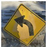 FEDERAL/STATE REGULATORY SIGN-'CURVE'