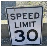 FEDERAL/STATE REGULATORY SIGN-'SPEED LIMIT 30 MPH'