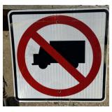 FEDERAL/STATE REGULATORY SIGN-'NO TRUCKS'