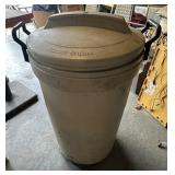 TRASH CAN W/LID