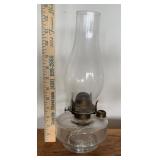 OIL LAMP W/CHIMNEY