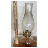 OIL LAMP W/CHIMNEY