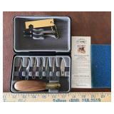 CARVING SET W/CASE