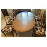 TABLE W/CHAIRS-CHECK OUT THE PIC