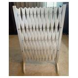 PLASTIC DIVIDER/GATE-APPROX. 6ï¿½ WHEN FULLY EXTENDE