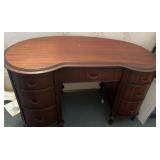 KIDNEY~SHAPED KNEEHOLE DESK