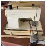 SEWING MACHINE W/CASE-CHECK OUT THE PIC