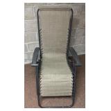 "ZERO GRAVITY" PORCH/YARD CHAIR-CHECK OUT THE PIC
