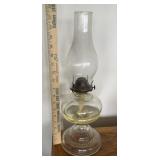 OIL LAMP W/CHIMNEY