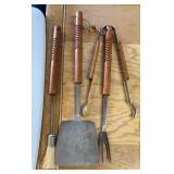 BBQ/GRILLIG TOOLS-NEW