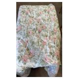 FULL/QUEEN COMFORTER-CHECK OUT THE PIC