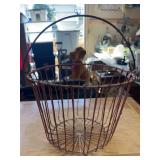 VINTAGE METAL "EGG" BASKET