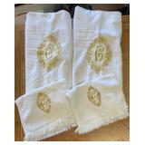 TOWEL SET- CHECK OUT THE PIC
