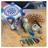 COLLECTIBLES FROM THE HOME W/DECOR BOX