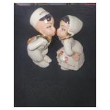 Kissing Figurines